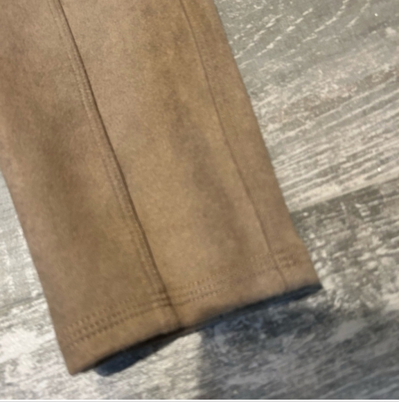 Spanx Faux Suede Leggings in Camel Size L - LIKE NEW - Picture 8 of 9